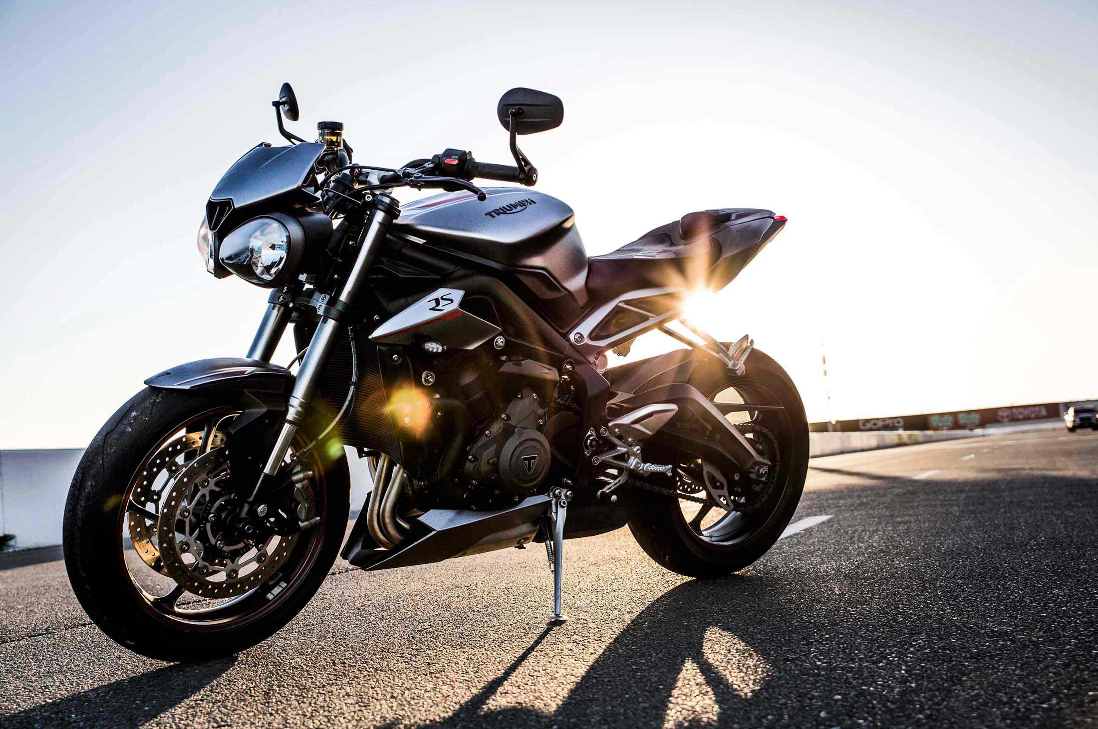2017 triumph shop motorcycles
